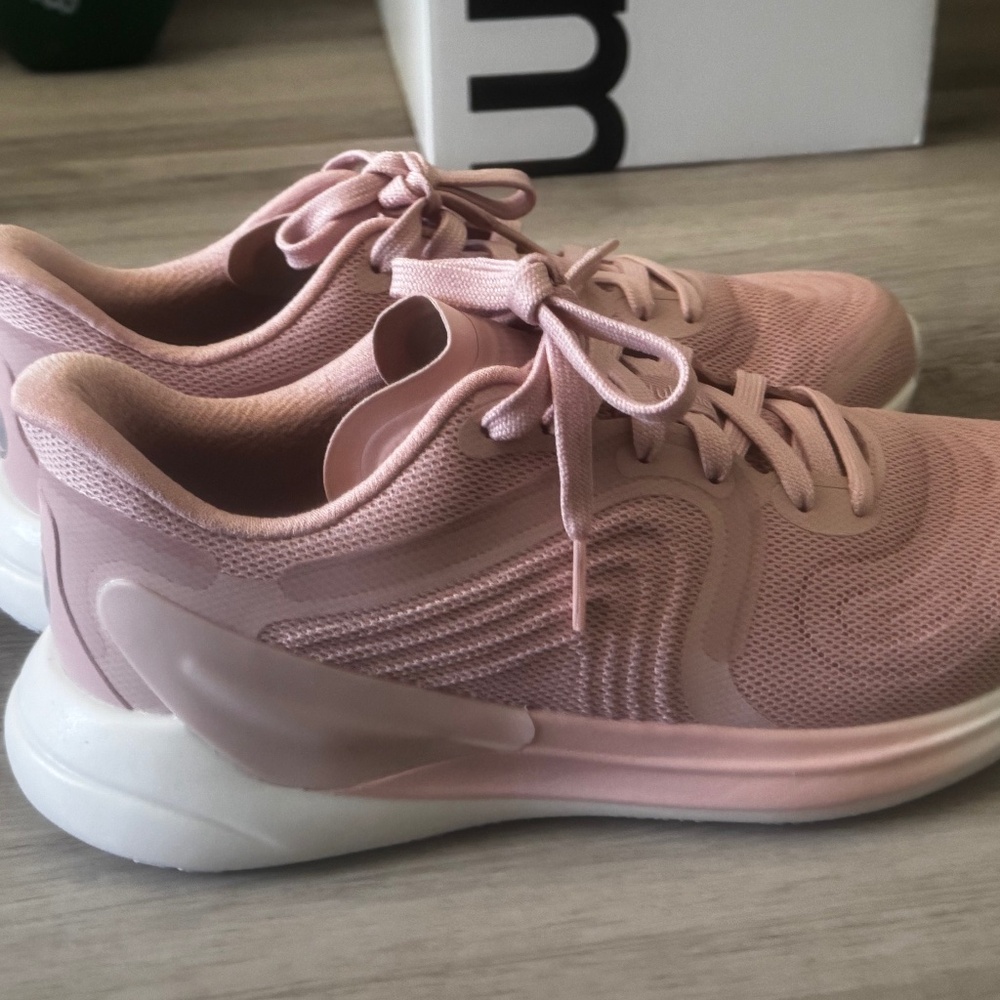 Lululemon Blissfeel 2 running shoe